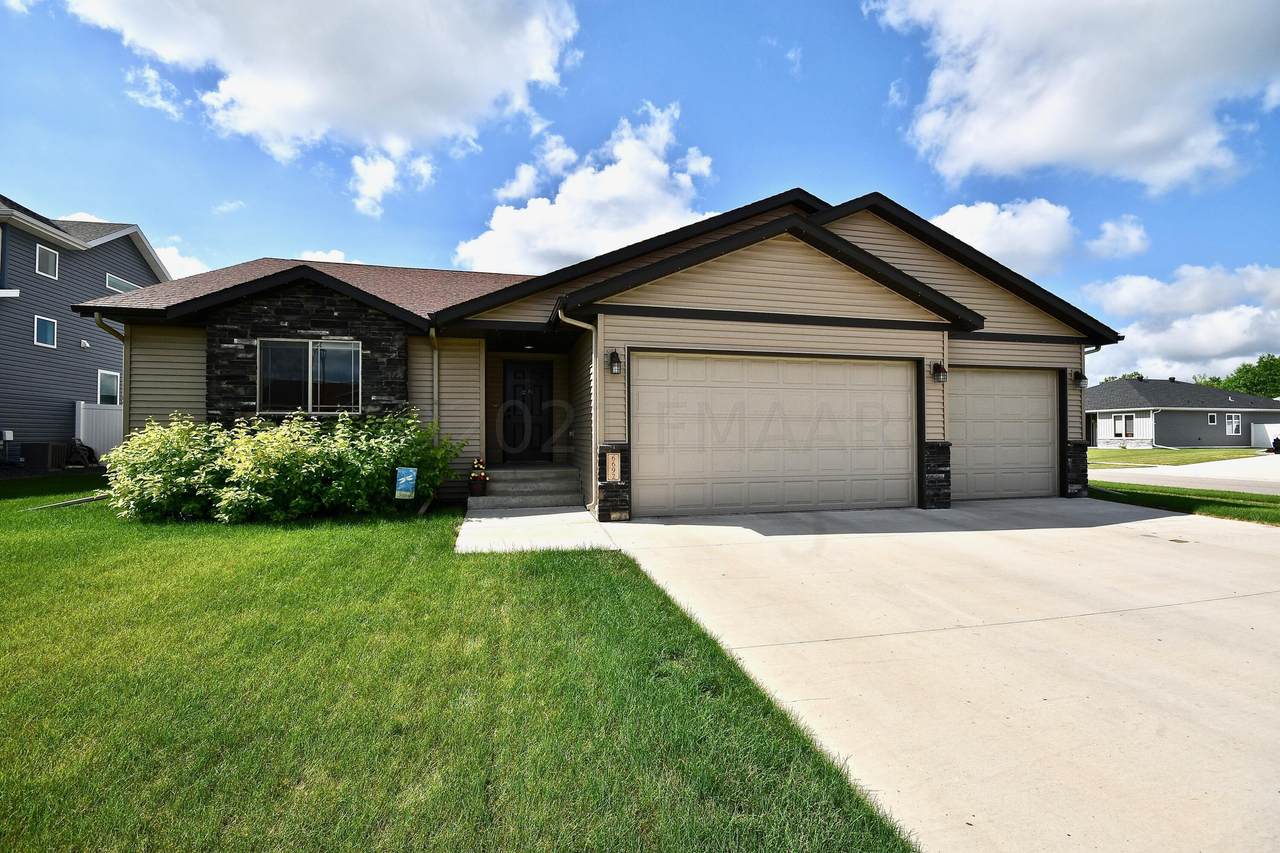 6692 56 Avenue - Photo 1