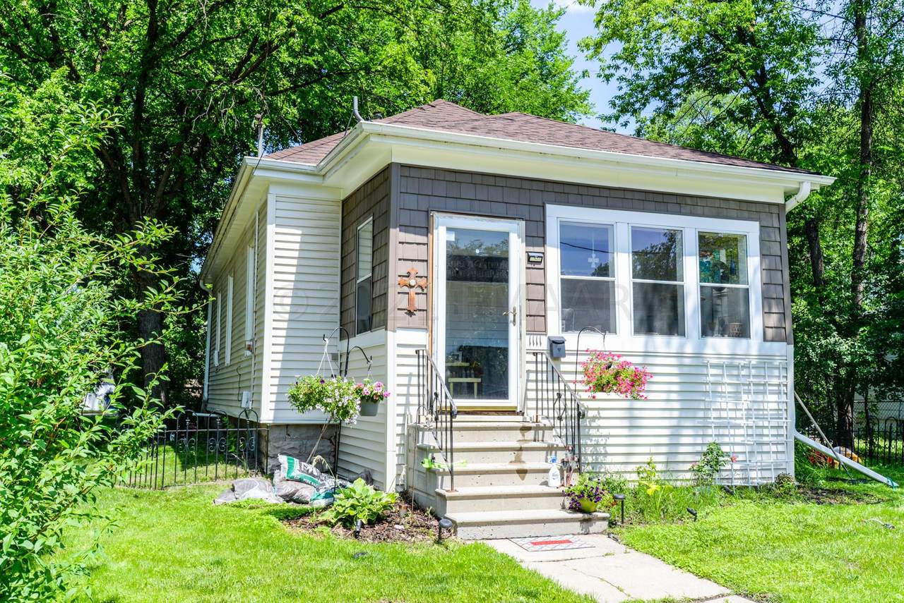 1111 8 Avenue - Photo 1