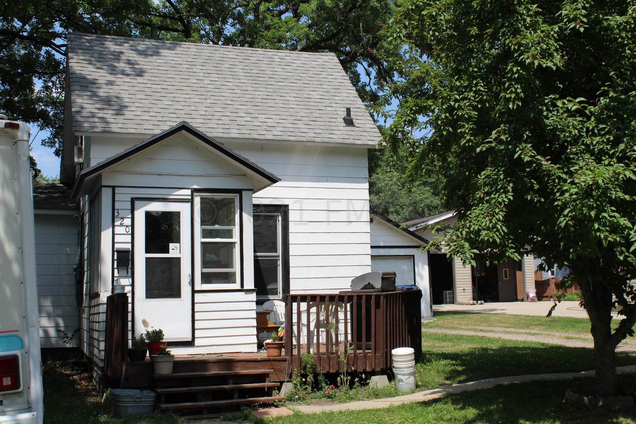 320 Sherman Street - Photo 1