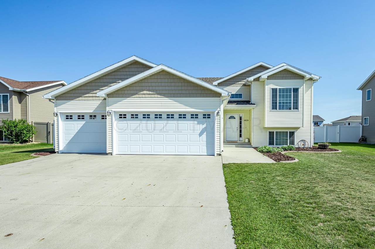 4829 48 Avenue - Photo 1