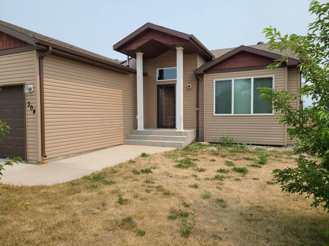 304 Elm Court - Photo 1