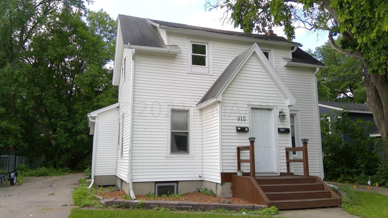915 7TH Avenue - Photo 1