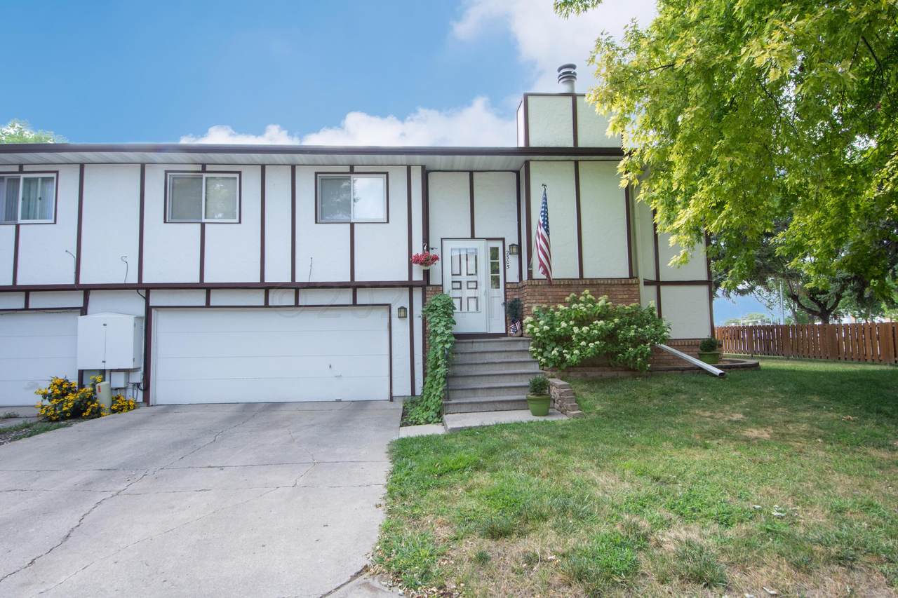 2305 4TH Avenue - Photo 1