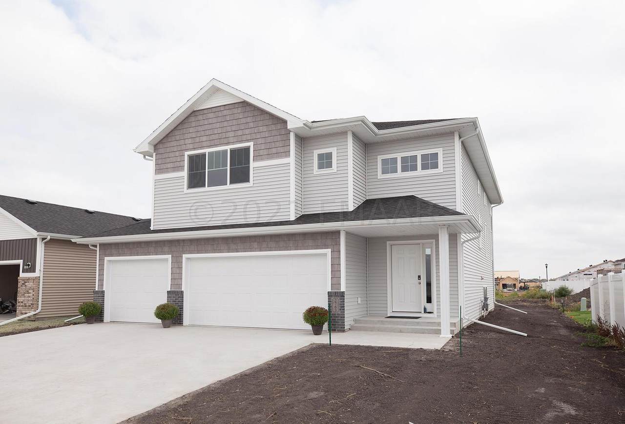 857 60 Avenue - Photo 1