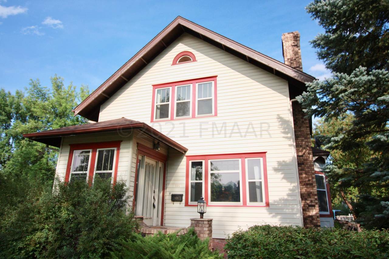 330 8TH Street - Photo 1