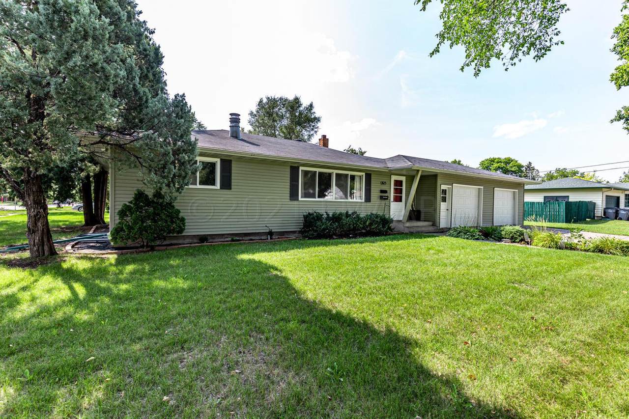 1615 5 Avenue - Photo 1
