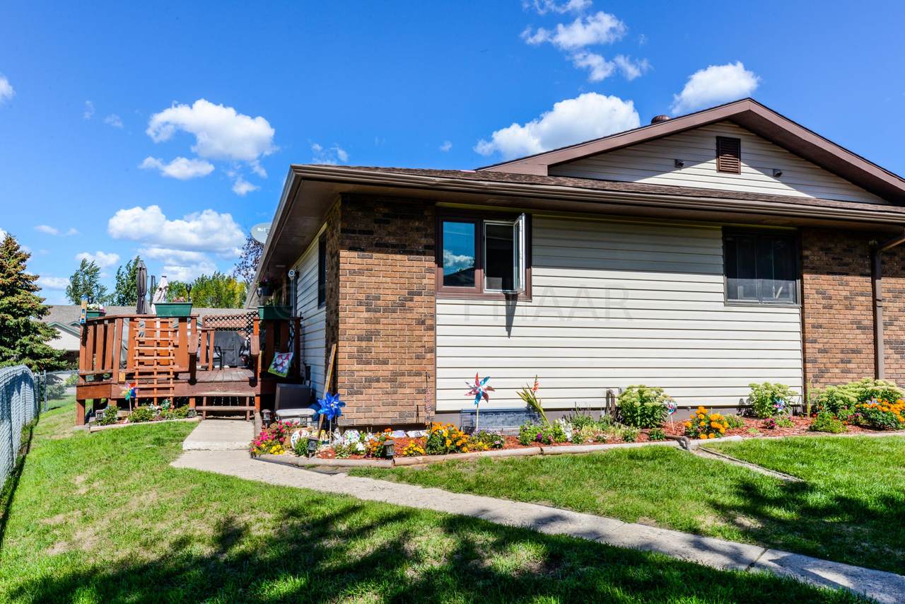 986 5 Avenue - Photo 1