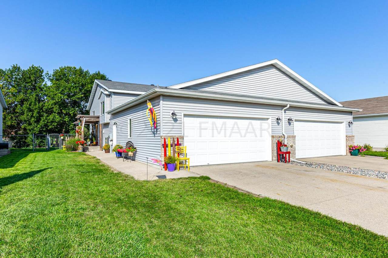 607 29TH Street - Photo 1
