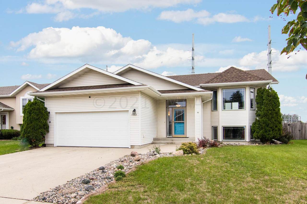 1541 8 Street - Photo 1