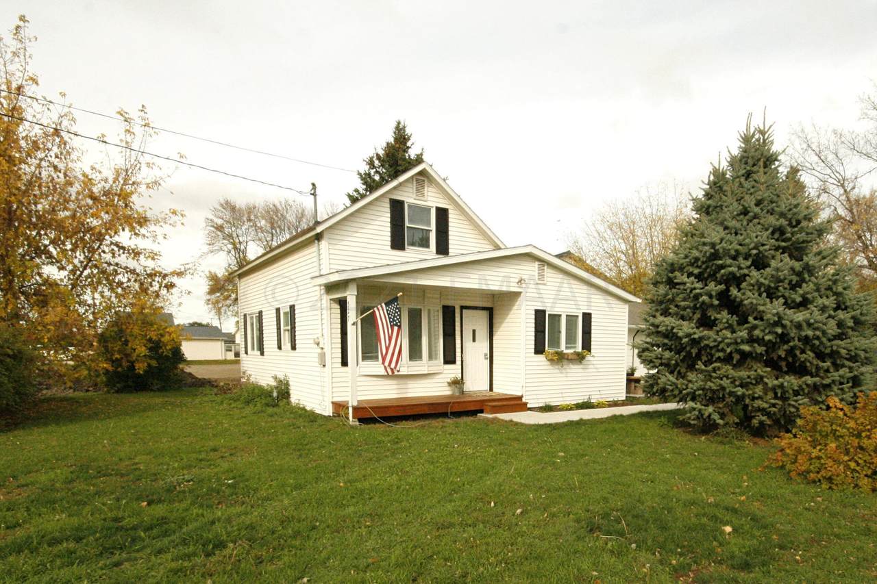 327 6TH Street - Photo 1