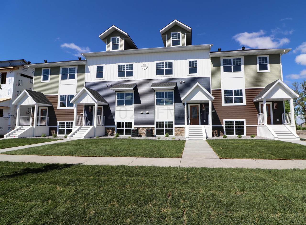 5829 41 Street - Photo 1