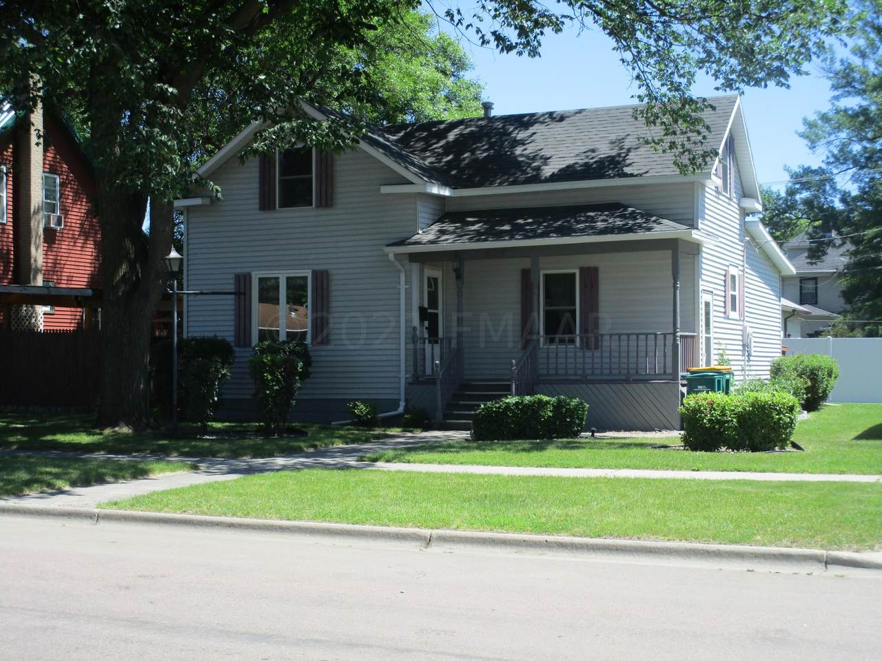 210 9TH Street - Photo 1