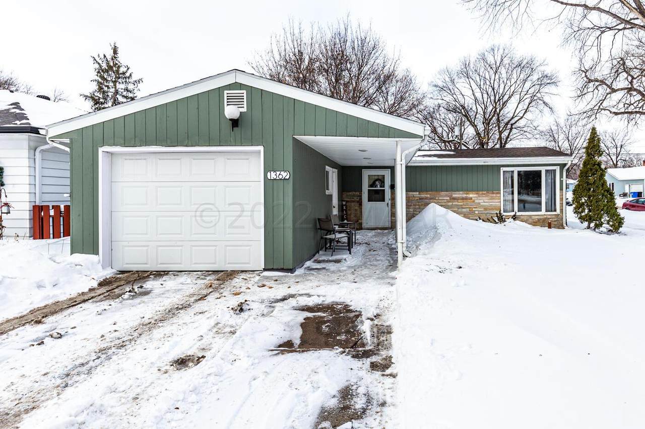 1362 9 Street - Photo 1