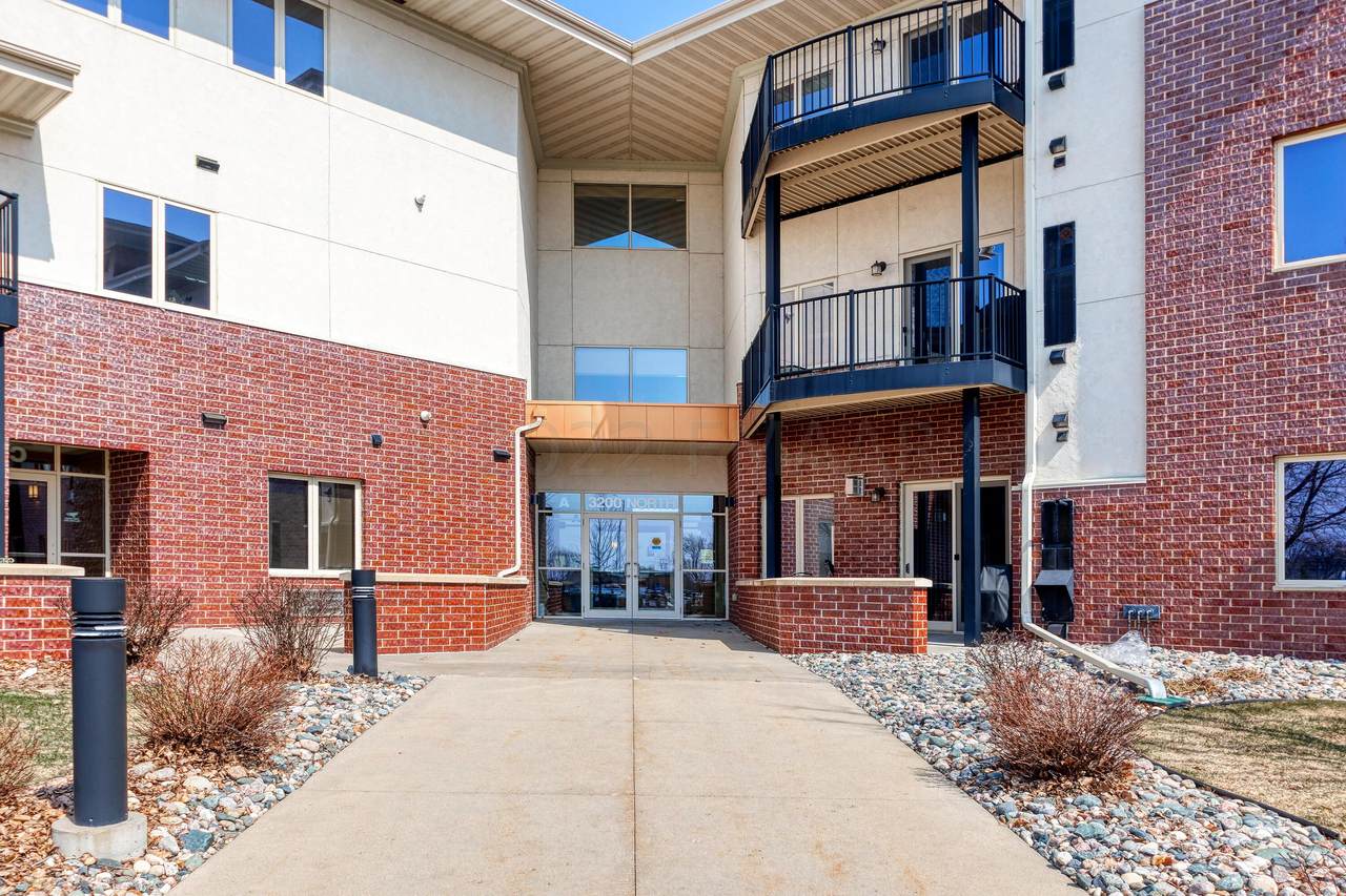 3200 11 Street - Photo 1