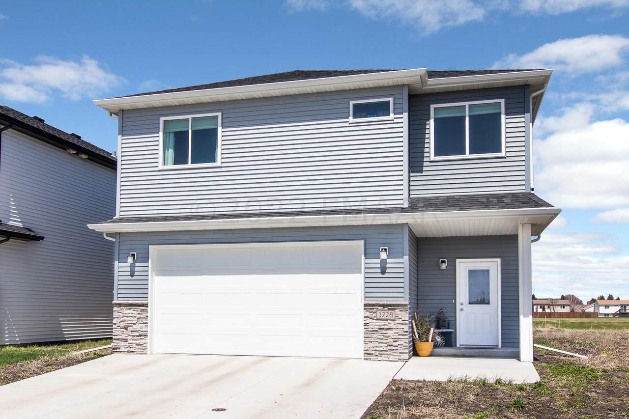 3228 36TH Avenue - Photo 1