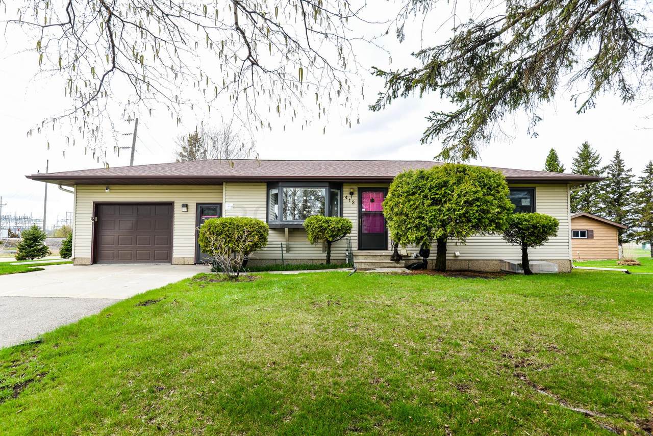 412 8TH Street - Photo 1