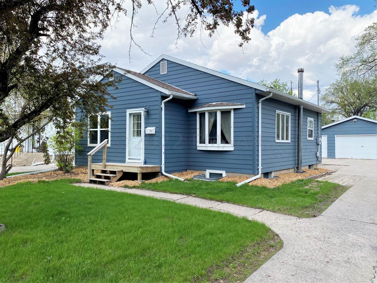 1313 9 Street - Photo 1