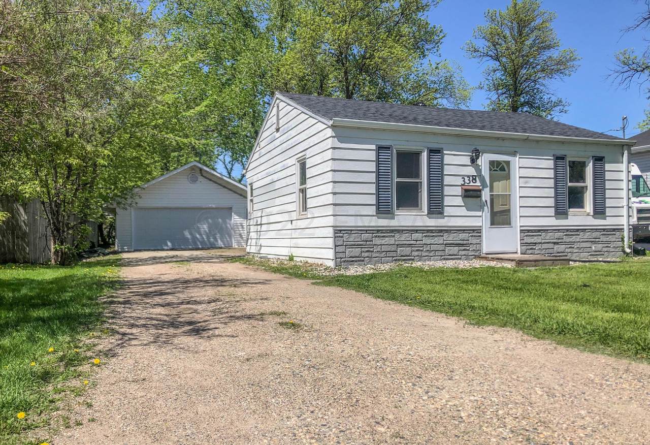 338 20 Street - Photo 1