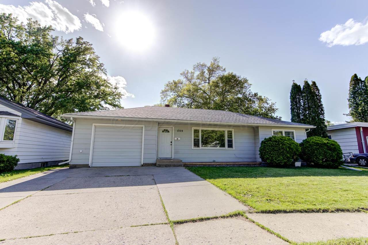 1709 6TH Street - Photo 1