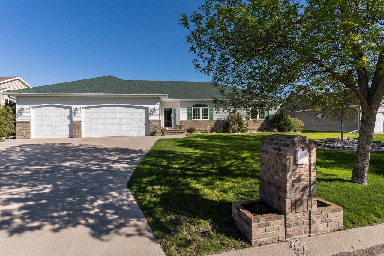 3140 9TH Avenue - Photo 1