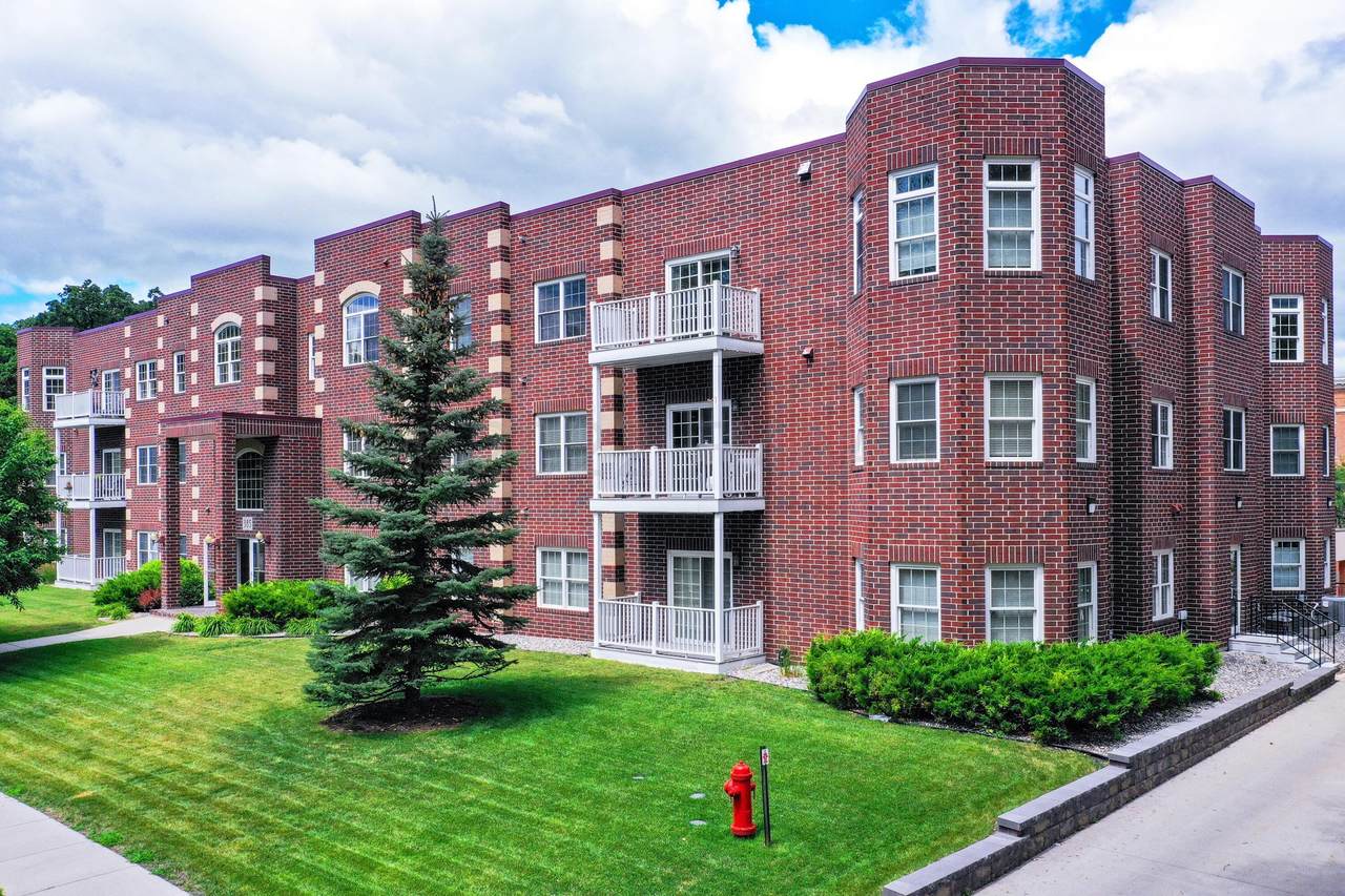 385 7 Avenue - Photo 1
