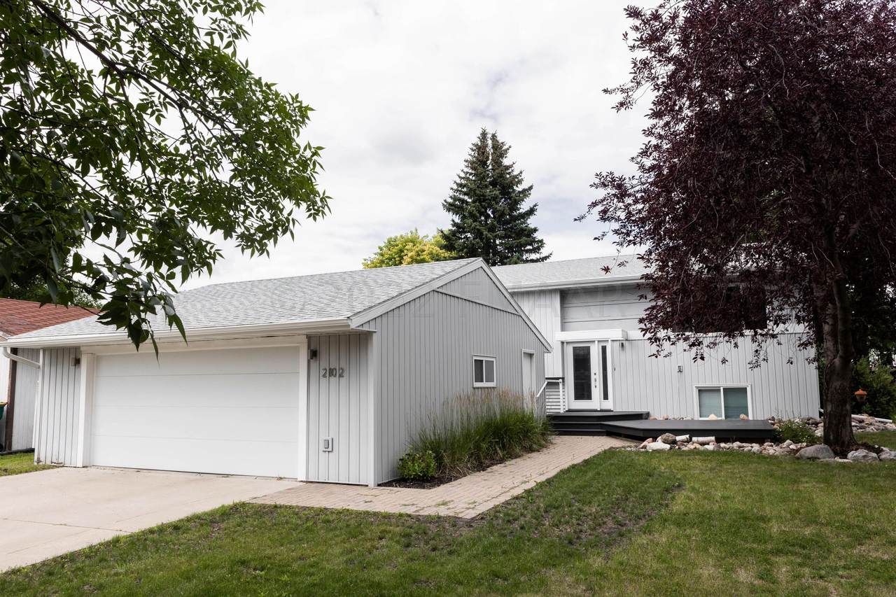 2102 5TH Avenue - Photo 1