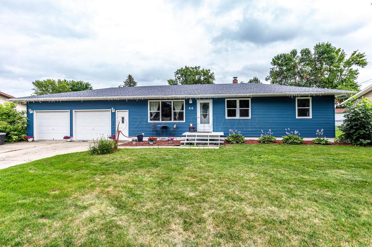 216 2 Street - Photo 1
