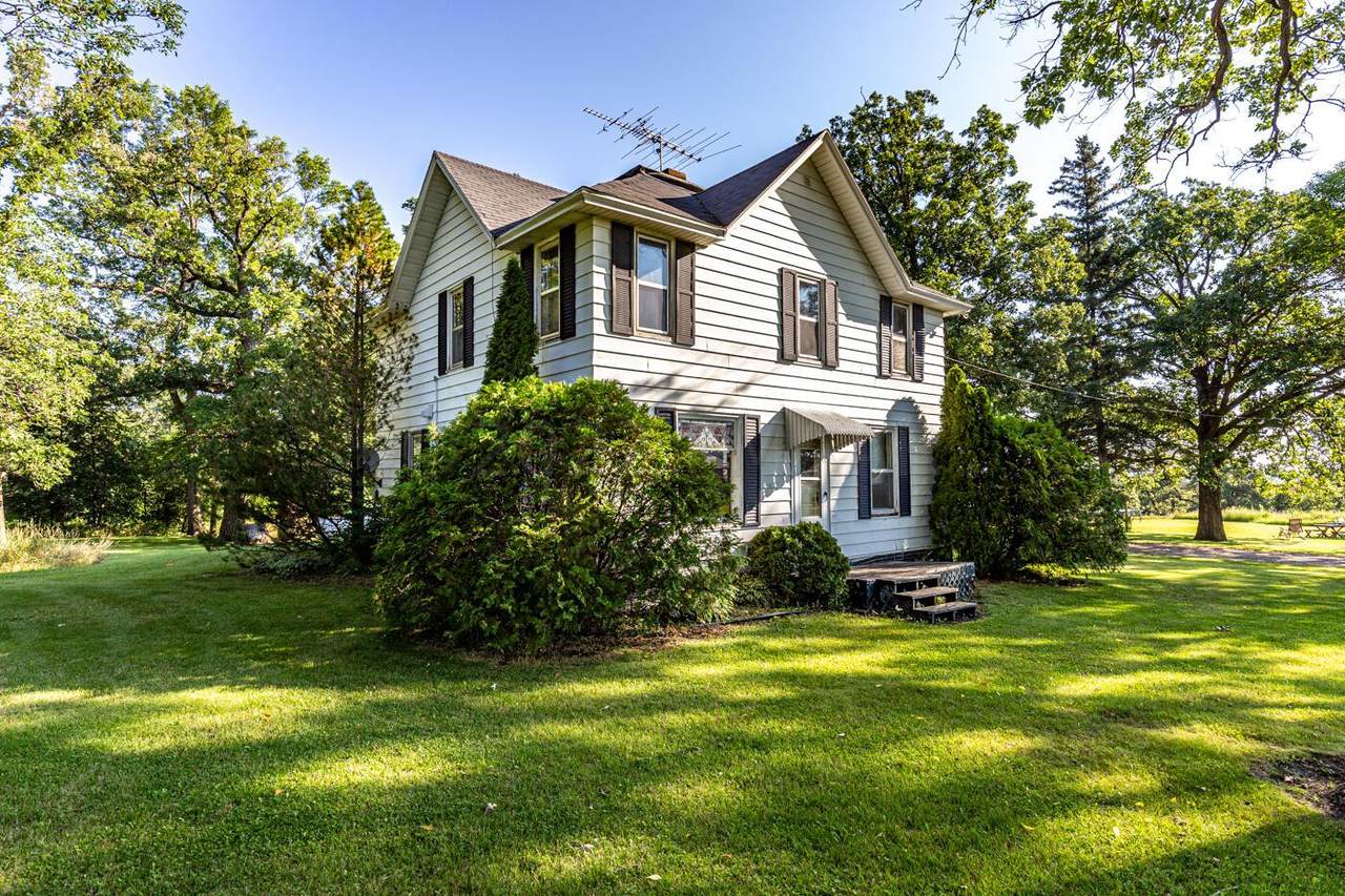 19523 190TH Avenue - Photo 1