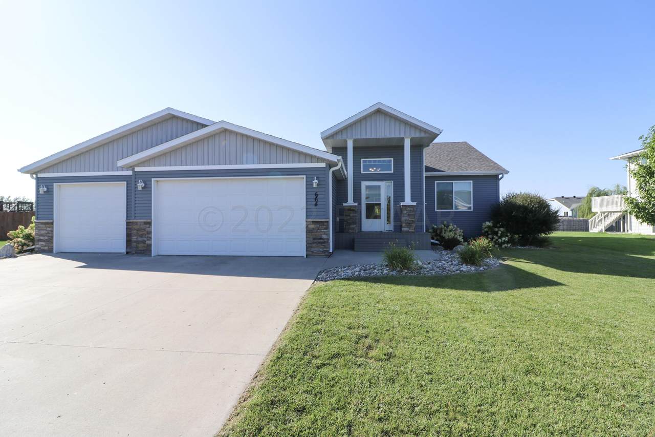 664 Hampton Drive - Photo 1