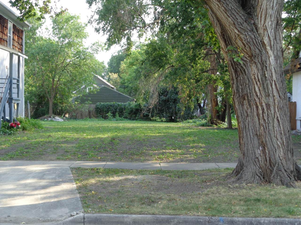 1418 2 Avenue - Photo 1