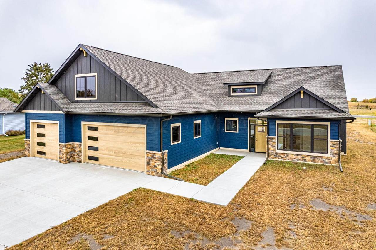 667 Lake Forest Circle - Photo 1