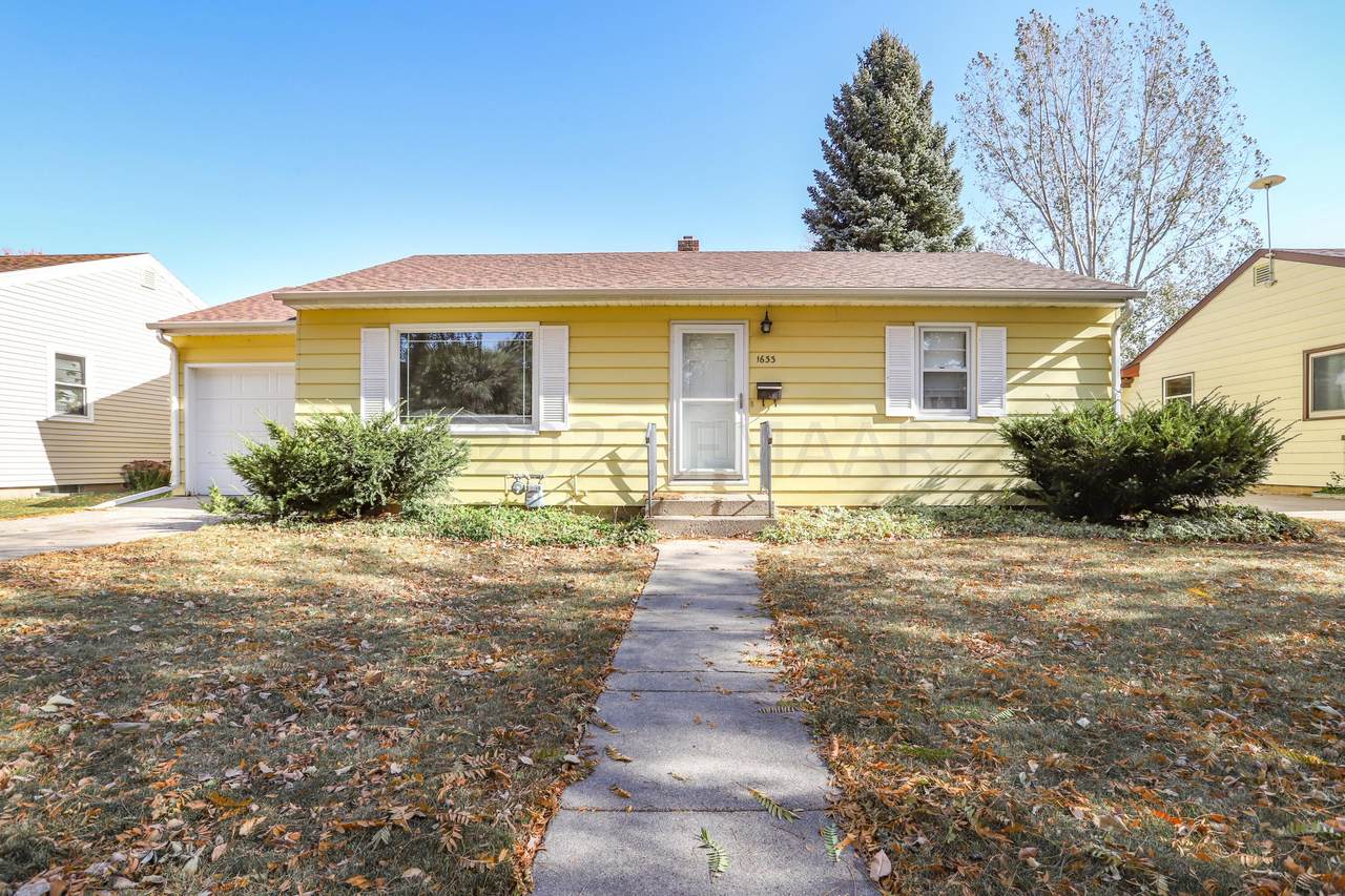 1633 1 Street - Photo 1