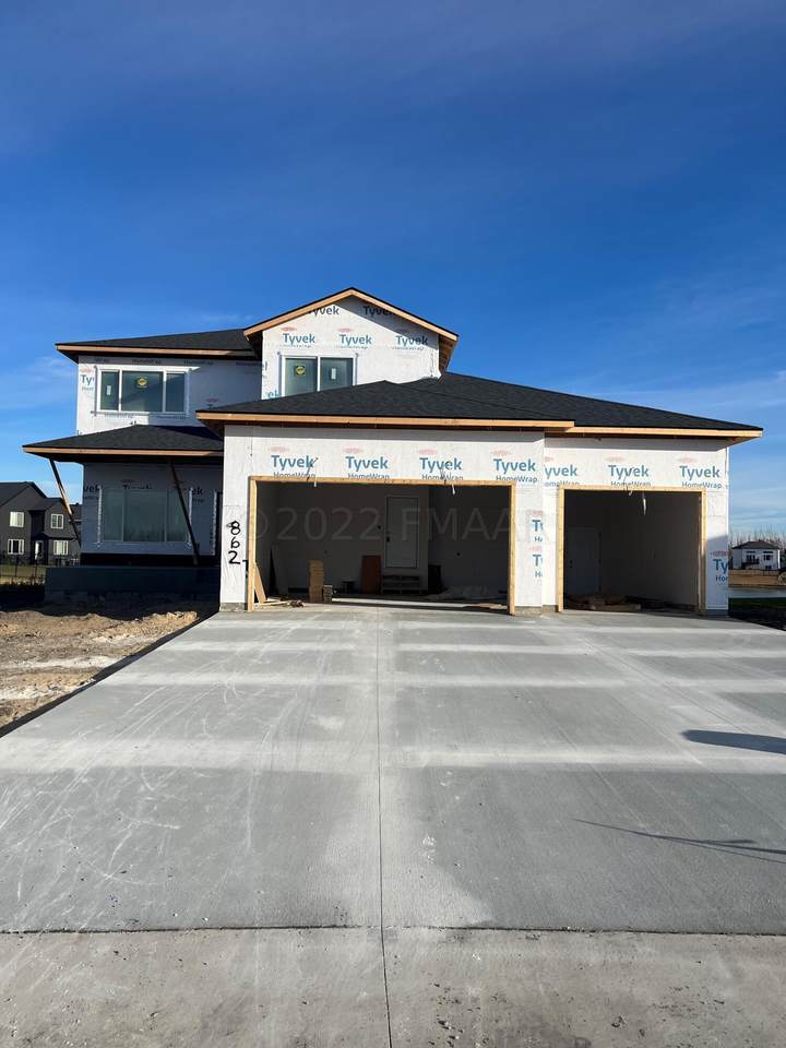 862 60 Avenue - Photo 1