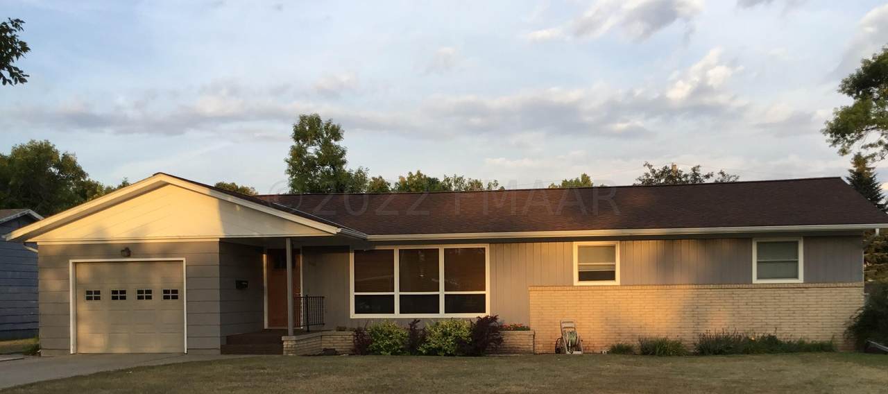 308 10TH Street - Photo 1
