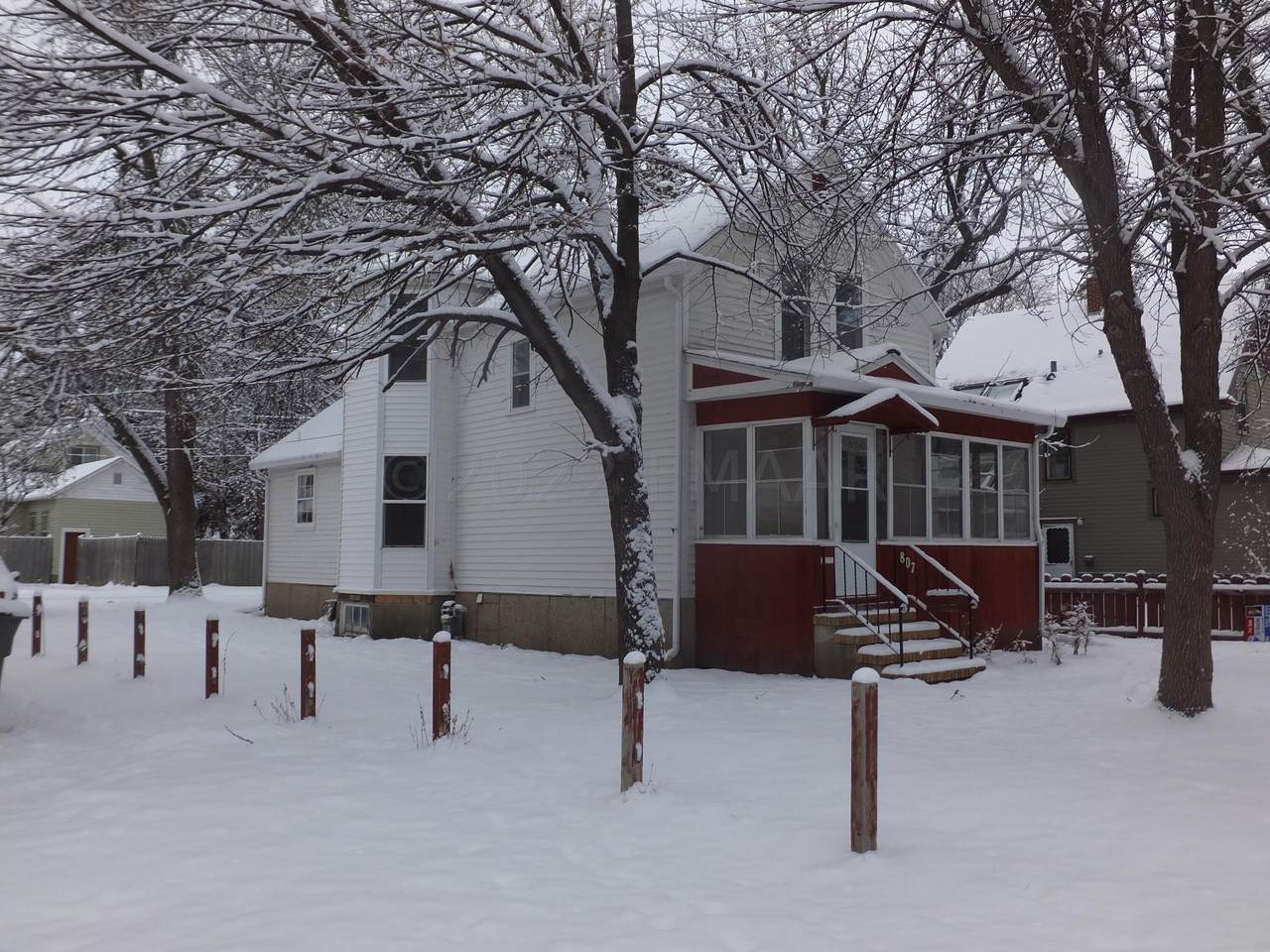 807 5TH Street - Photo 1