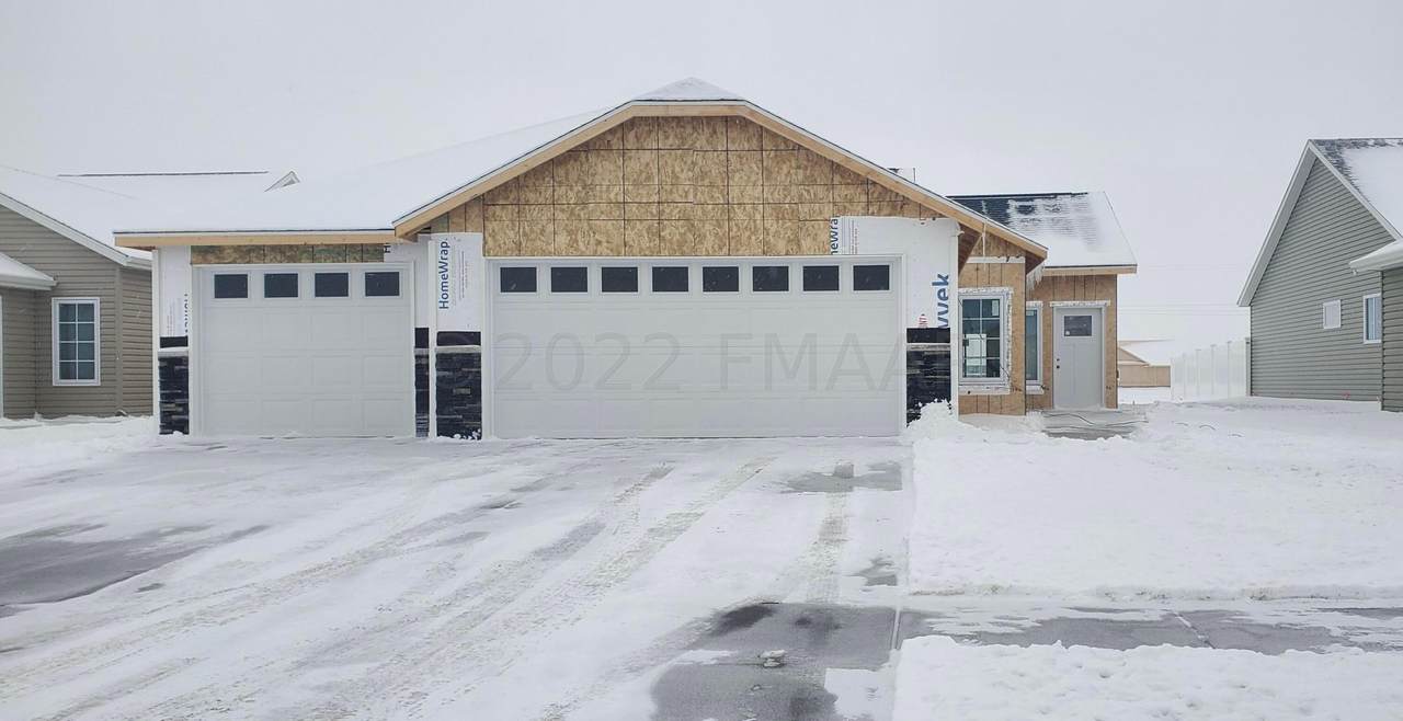 2044 62 Avenue - Photo 1