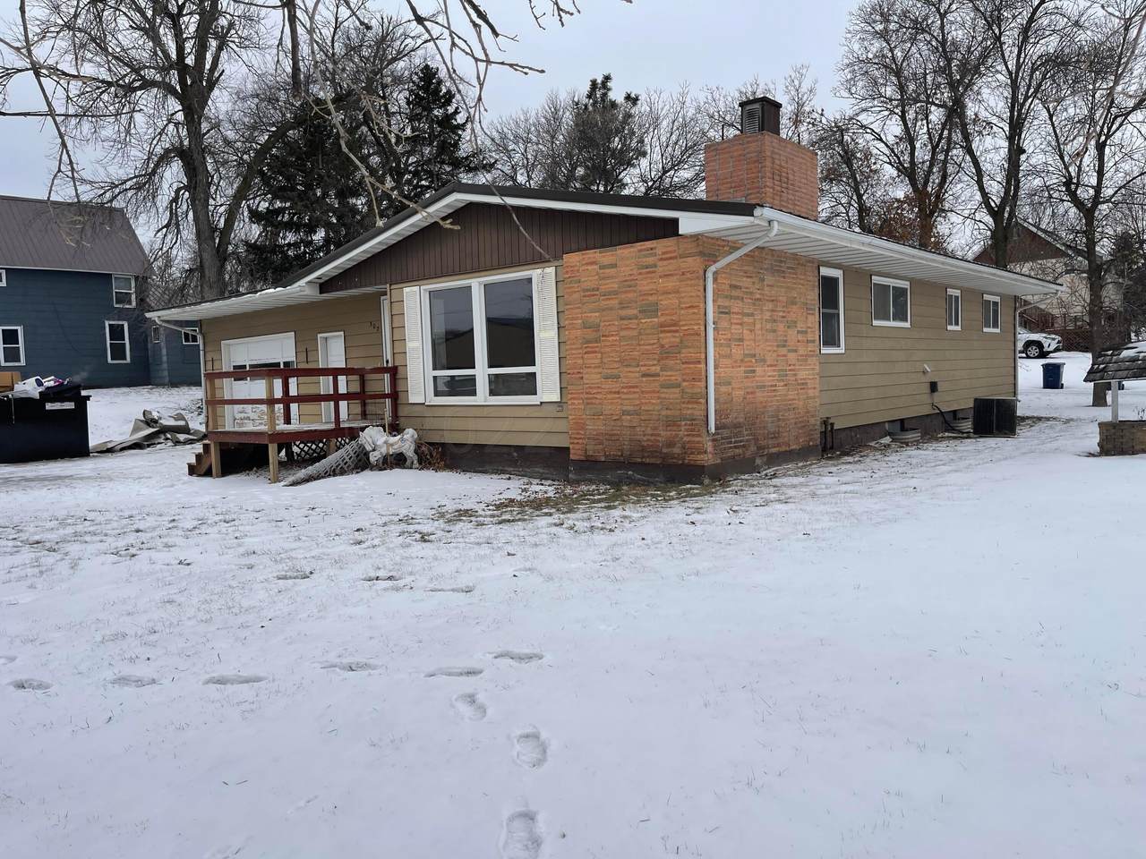 302 Oak Street - Photo 1