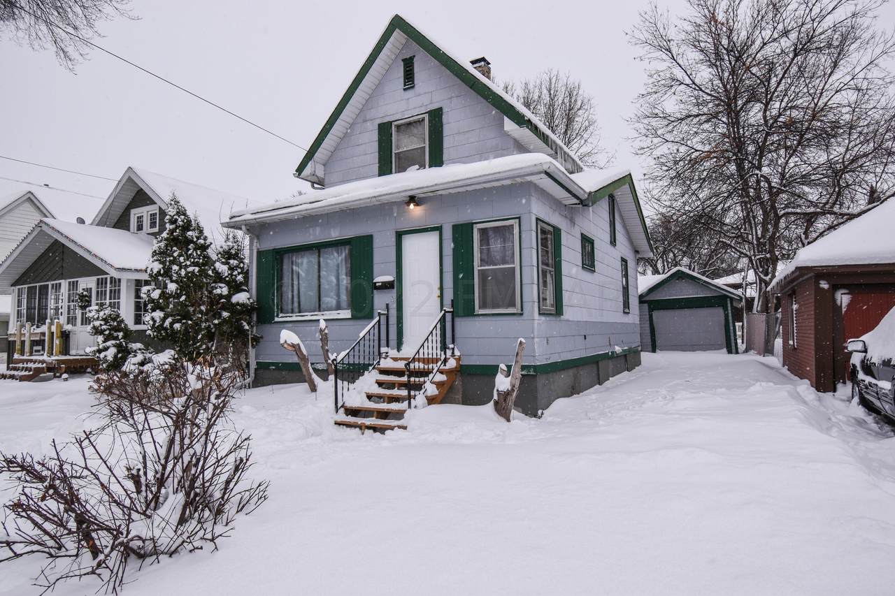 1342 5 Avenue - Photo 1