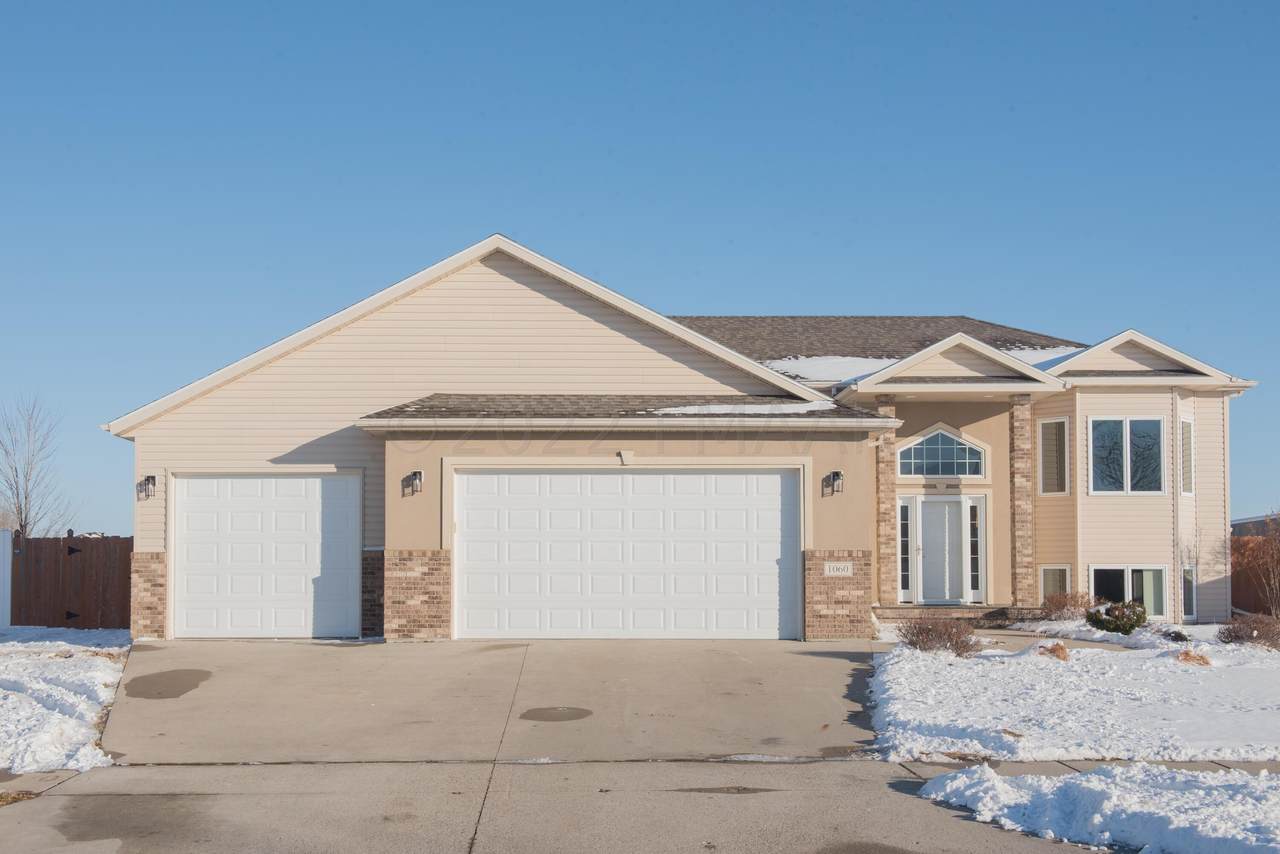 1060 Parkway Lane - Photo 1