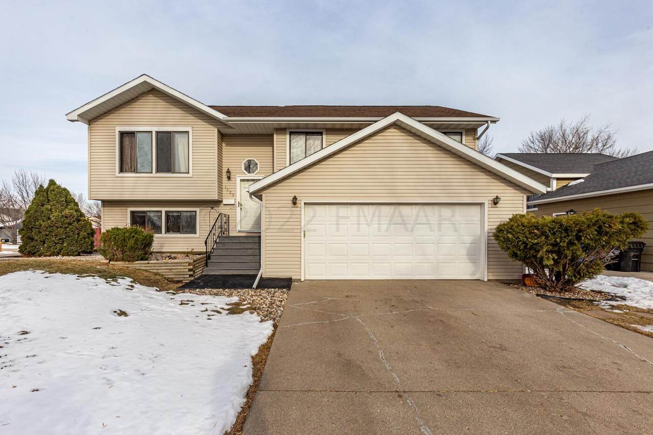 1625 36 Avenue - Photo 1