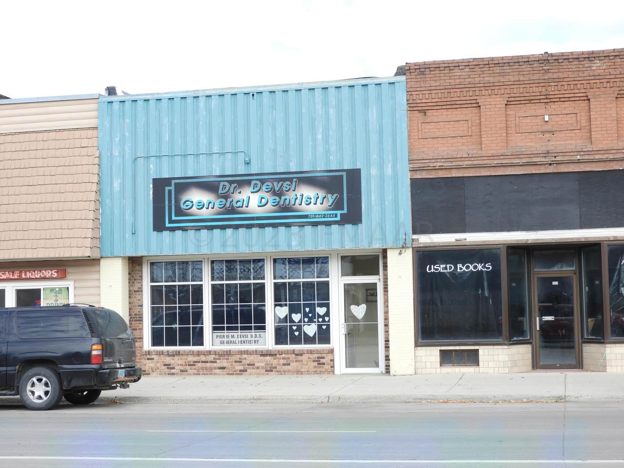 324 Dakota Avenue - Photo 1