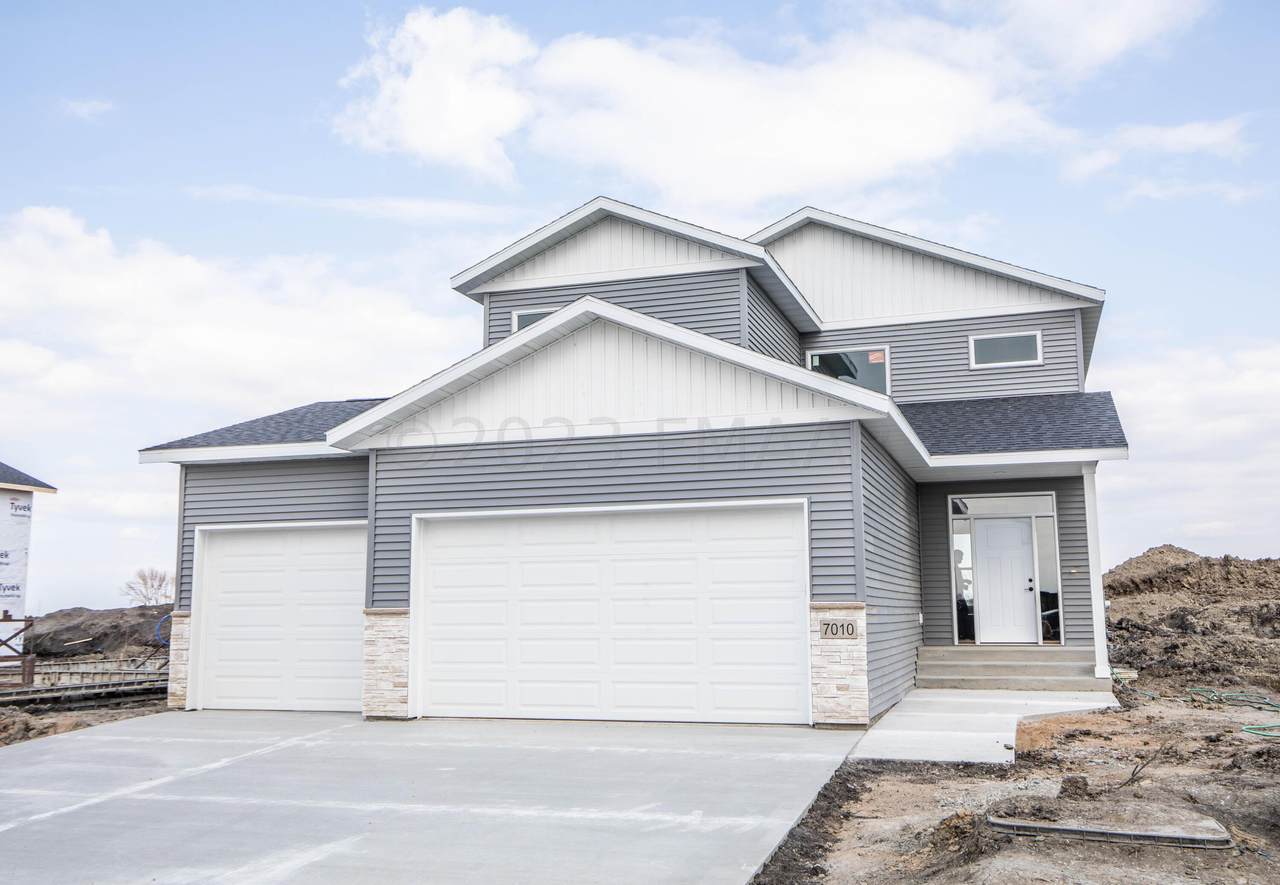 7010 67 Street - Photo 1