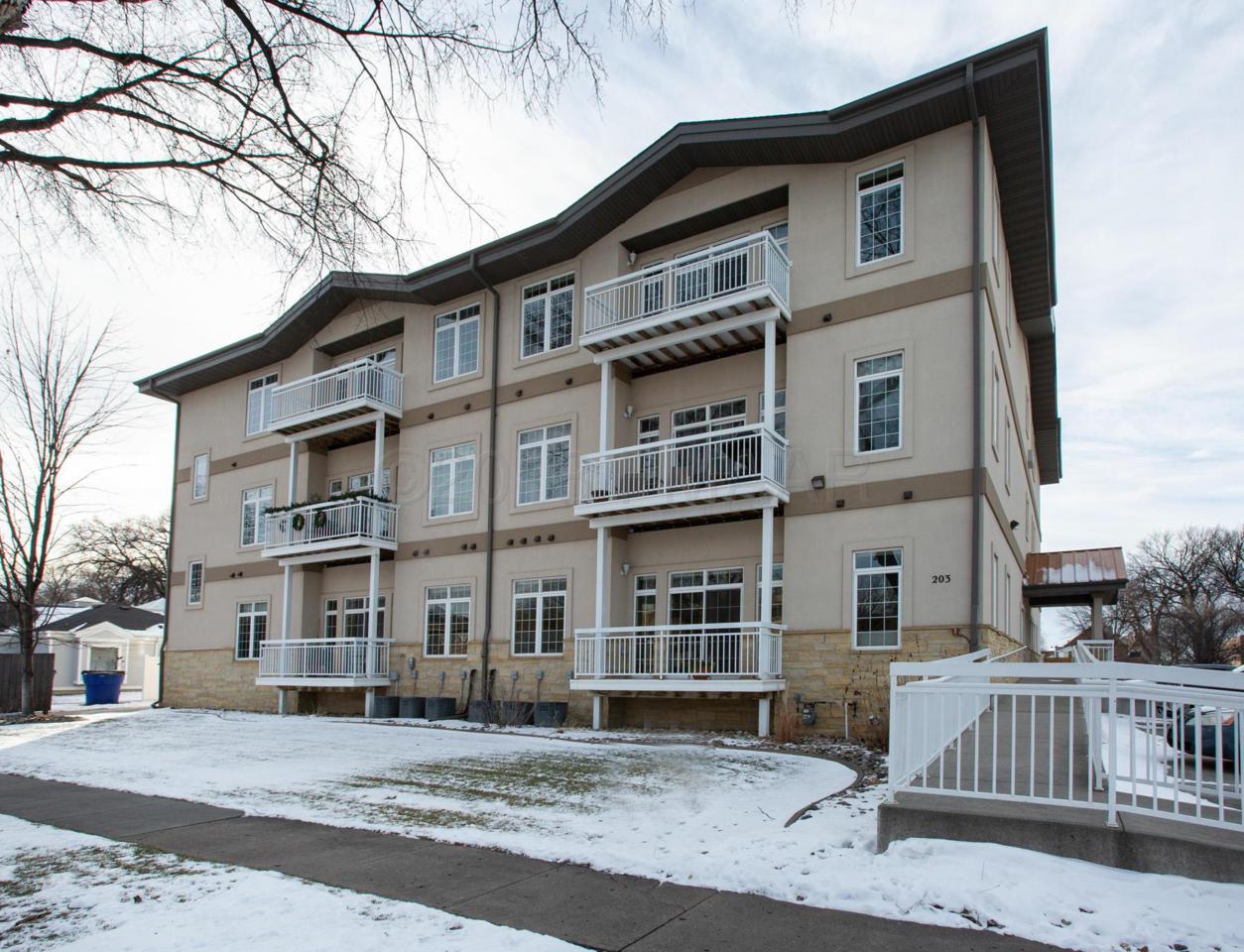 203 6 Street - Photo 1