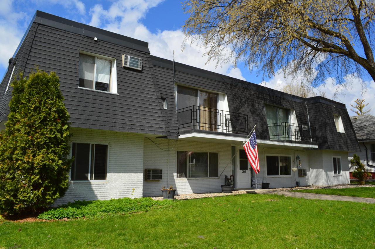 702 Oak Street - Photo 1