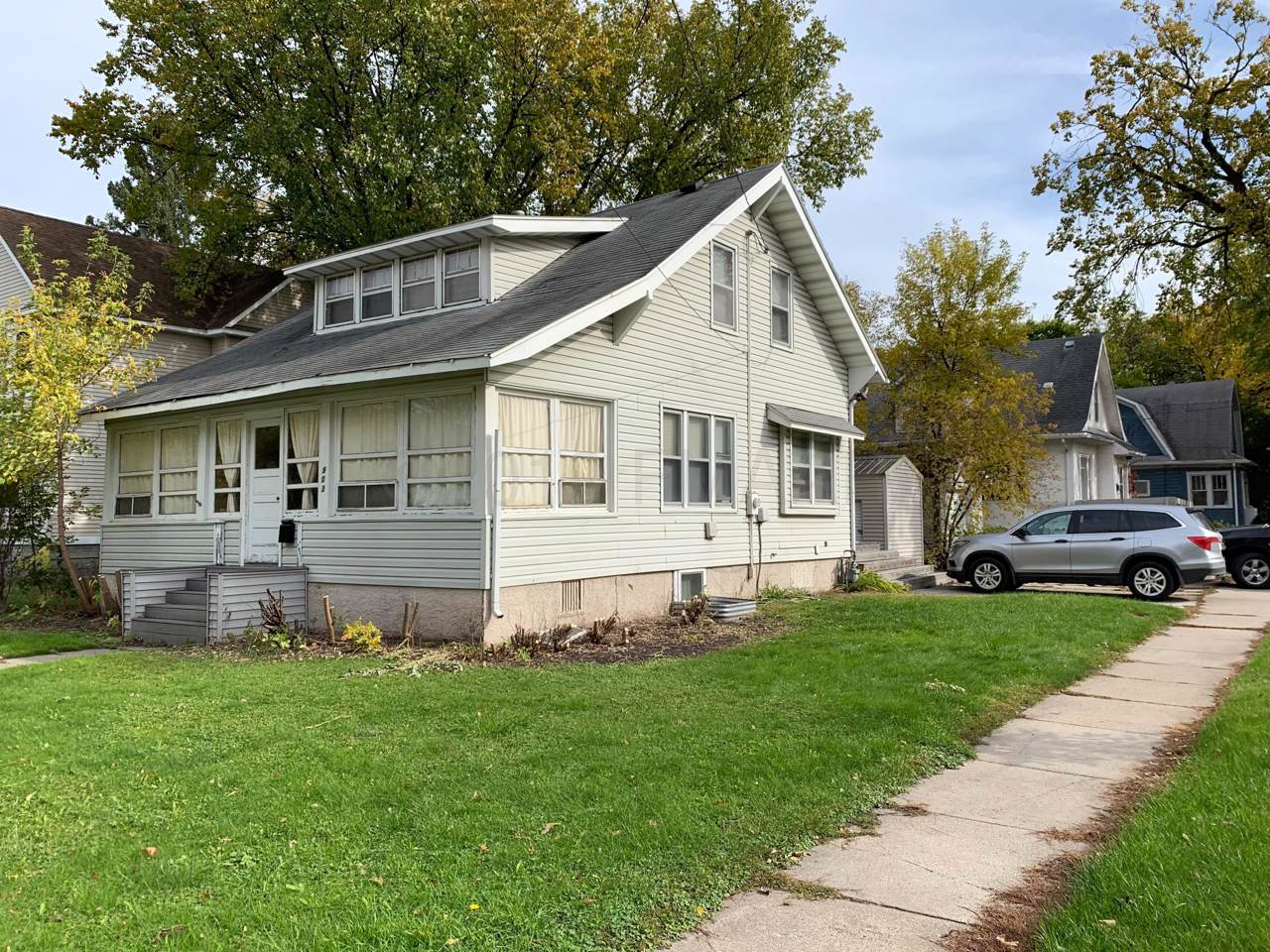 903 10TH Street - Photo 1