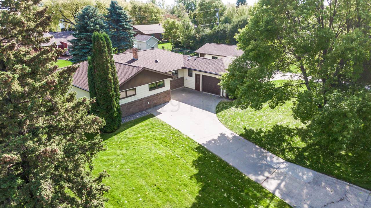 241 12 Avenue - Photo 1