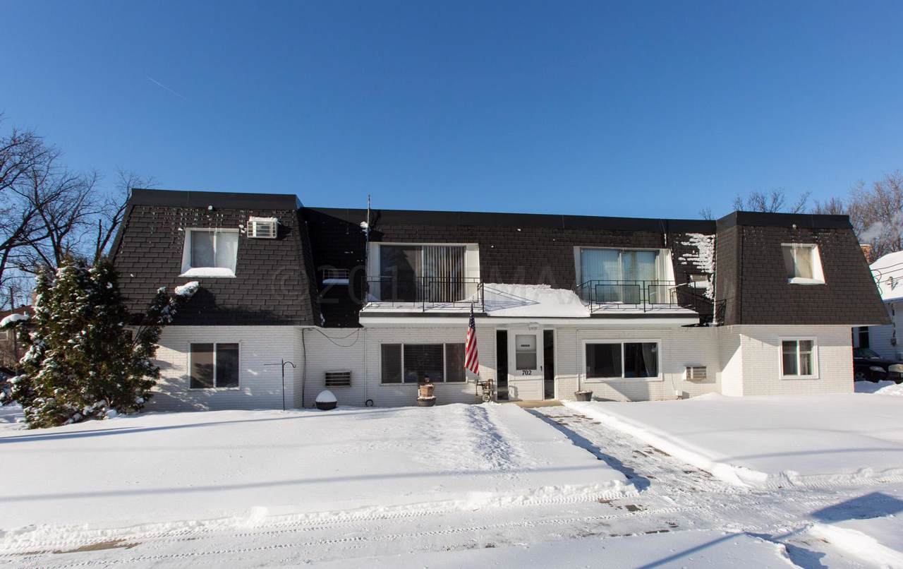 702 Oak Street - Photo 1
