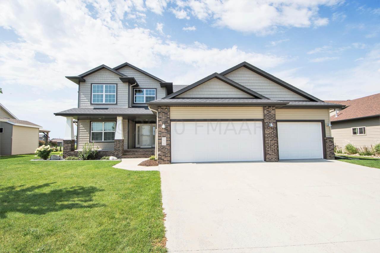3028 6 Street - Photo 1