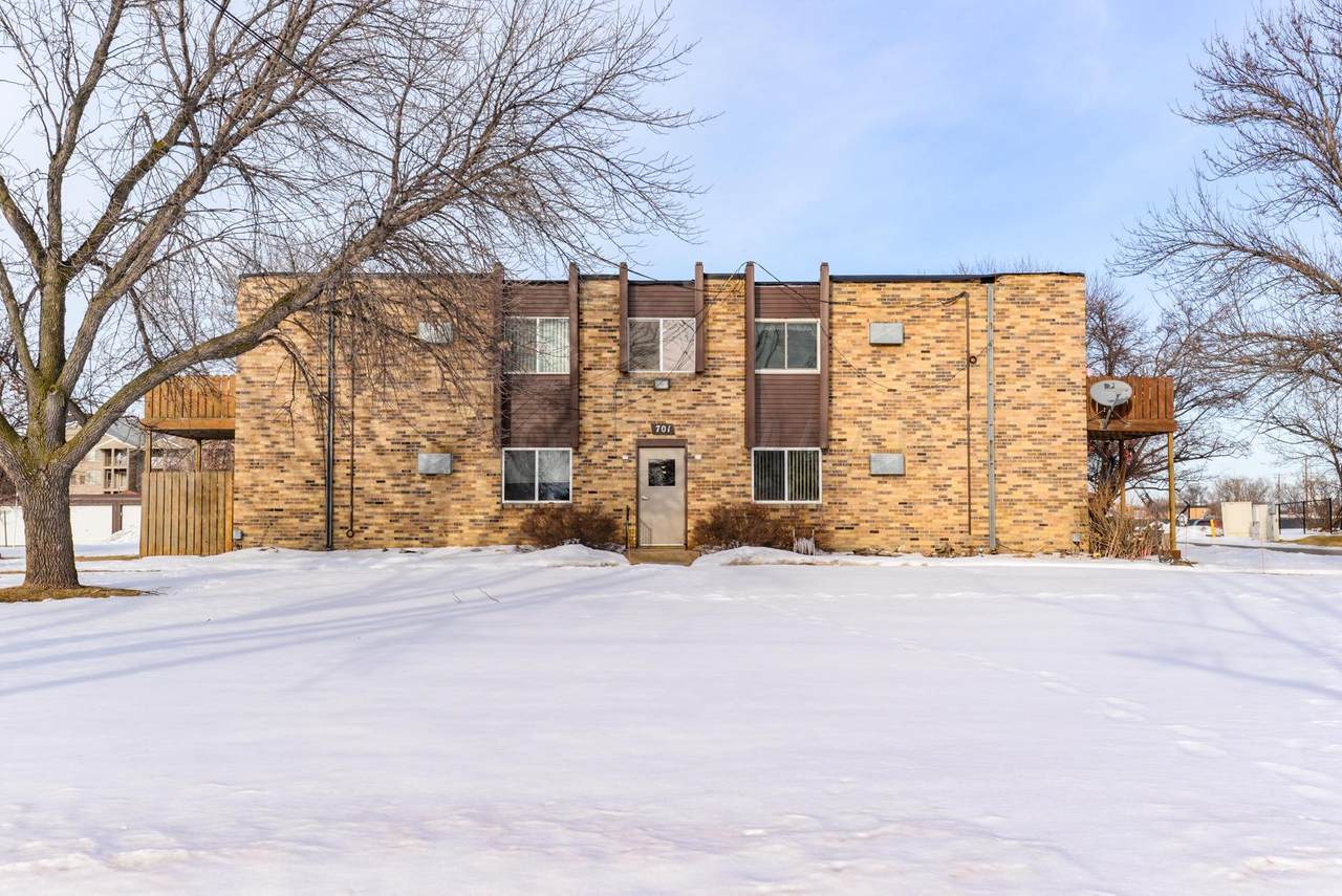 701 32 Avenue - Photo 1