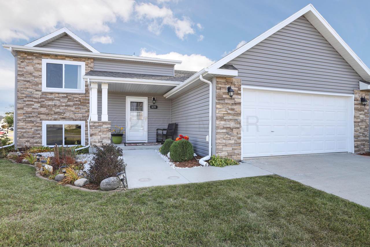 639 38 Avenue - Photo 1